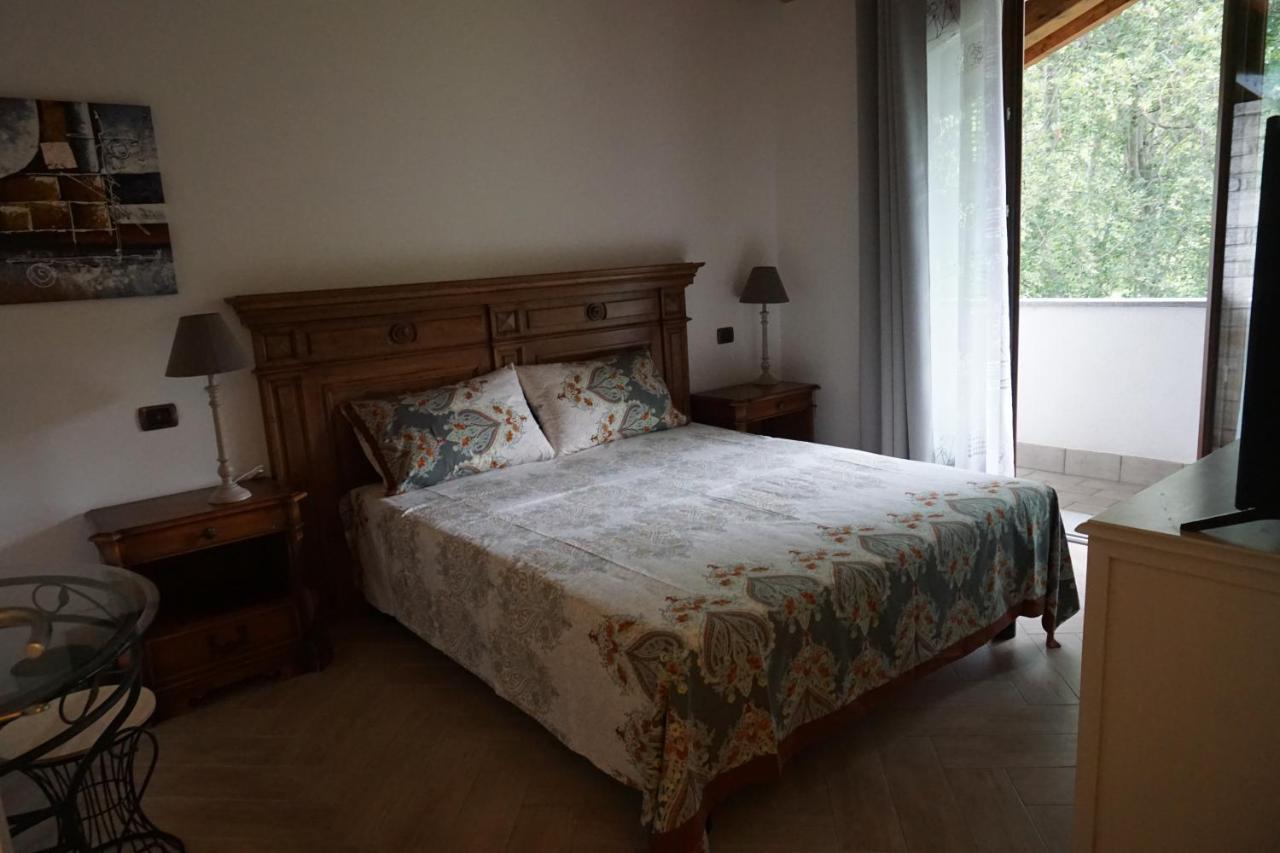 Cunardo Al Picchio Verde A.P.S. Bed & Breakfast エクステリア 写真