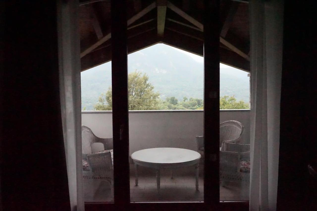 Cunardo Al Picchio Verde A.P.S. Bed & Breakfast エクステリア 写真